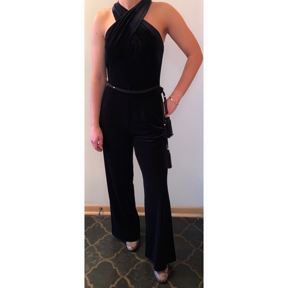💫Host Pick💫 NWT Tahari Velvety Halter Style Jumpsuit - Picture 4 of 6